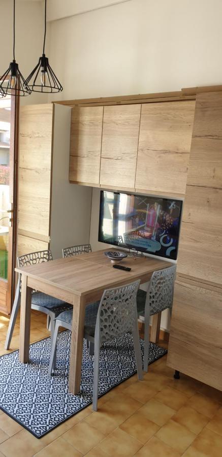 Studio Des Saintes Luaran gambar