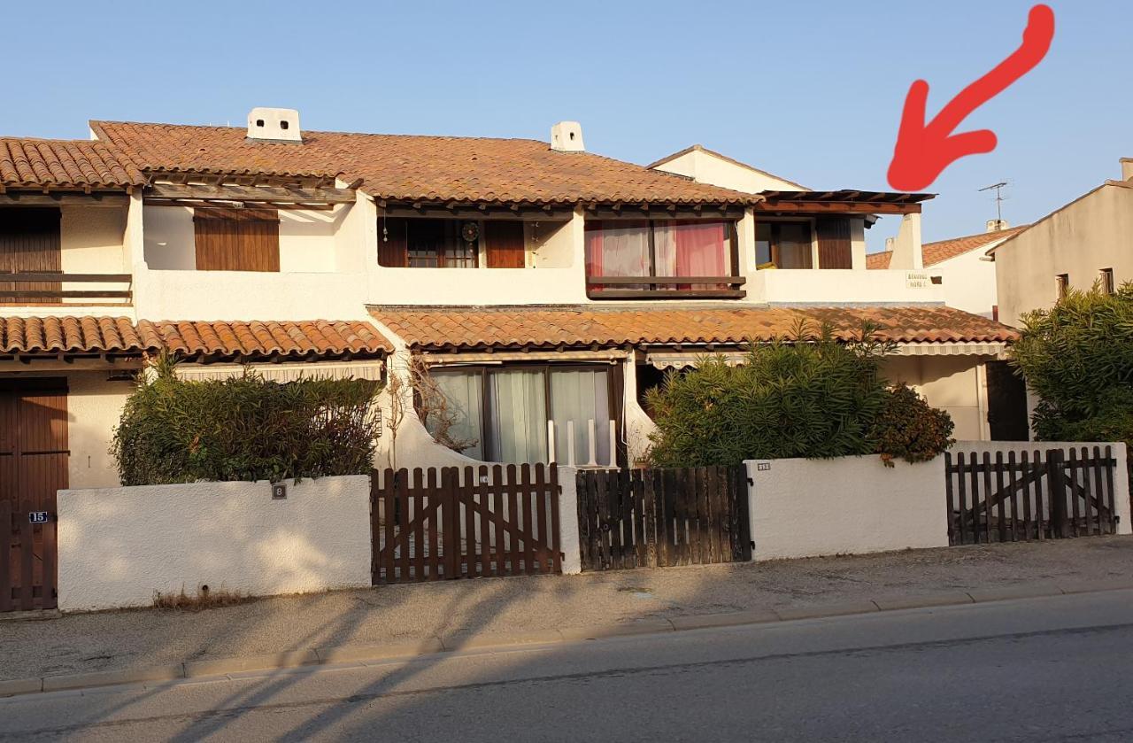 Studio Des Saintes Luaran gambar